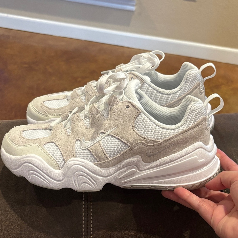 Nike Tech Hera Size 8